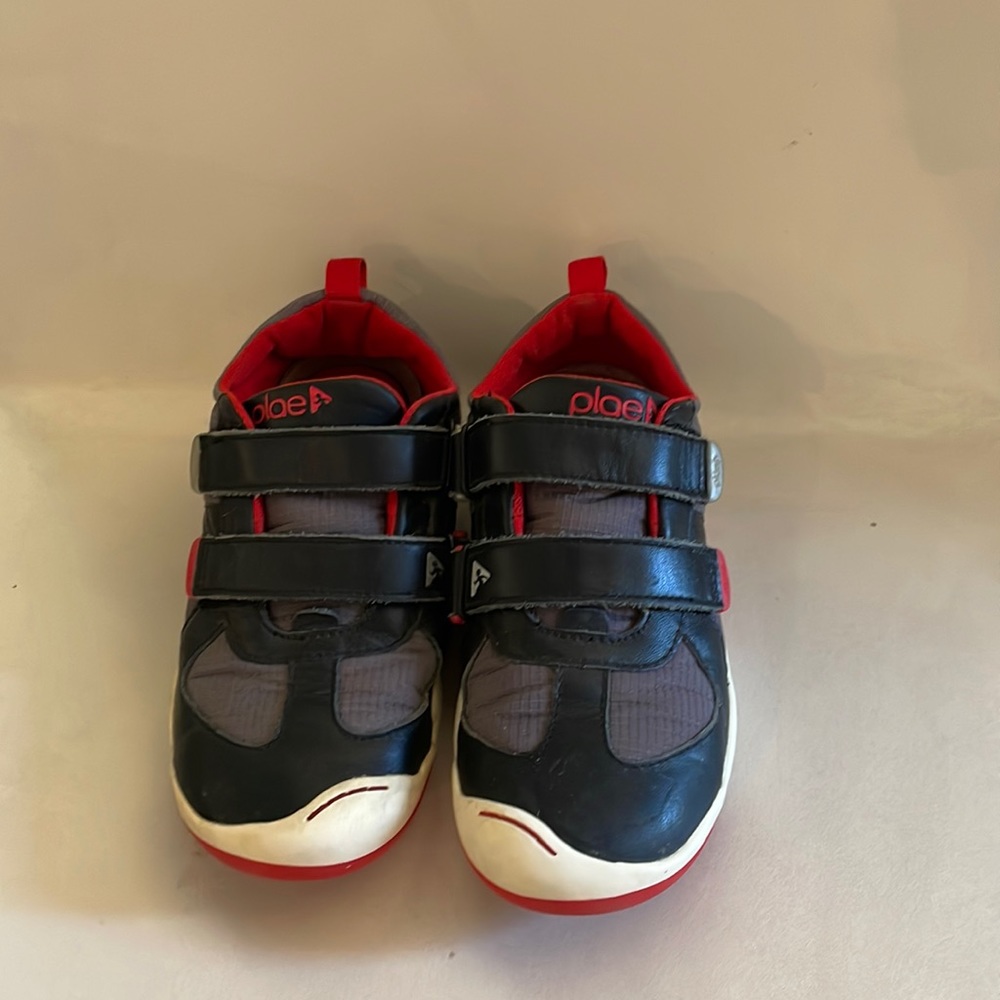 Plae TY Size33/US2 Black and red